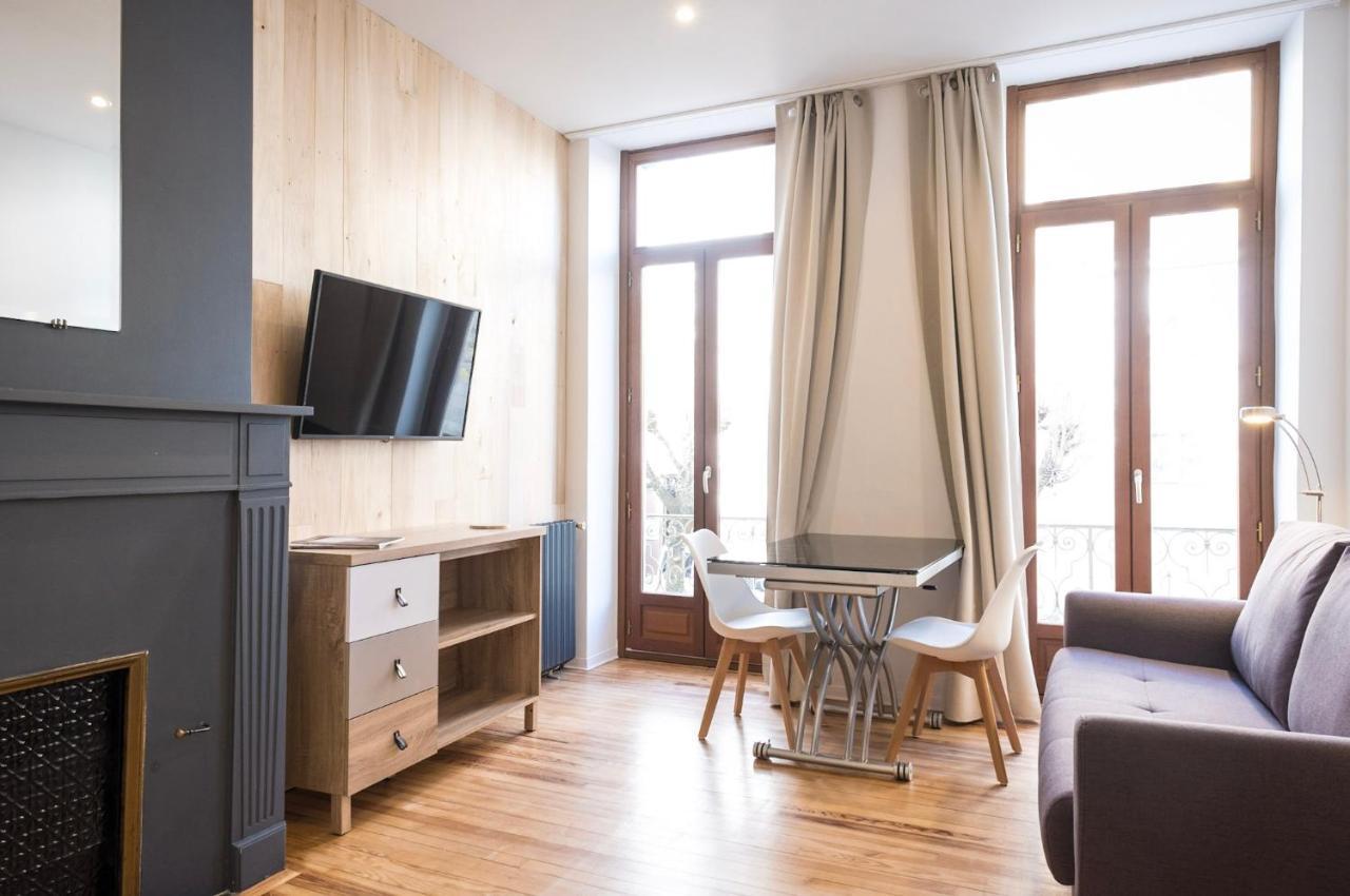 バニエール・ド・ビゴールStudio Neuf, Charme De L'Ancien, Avec Balcon - 3 Etoiles, 4 Diamantsアパートメント エクステリア 写真